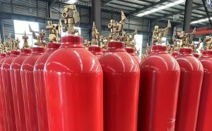 What are the characteristics and management requirements of industrial gas liquid carbon dioxide?